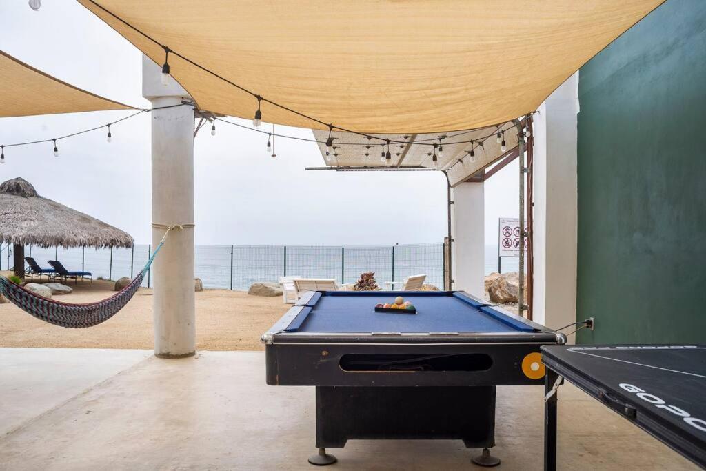 Triton'S Playhouse Beachfront Primo Tapia Екстер'єр фото