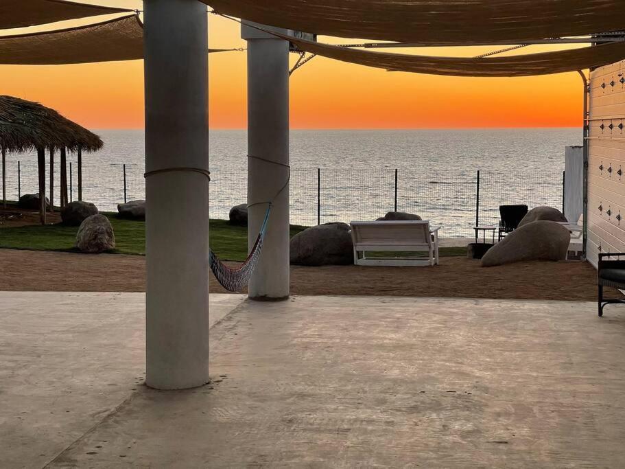 Triton'S Playhouse Beachfront Primo Tapia Екстер'єр фото