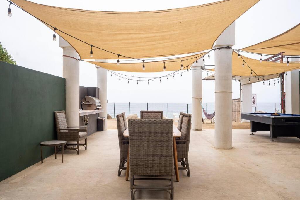 Triton'S Playhouse Beachfront Primo Tapia Екстер'єр фото