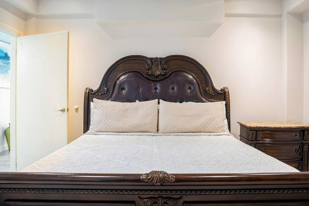 Triton'S Playhouse Beachfront Primo Tapia Екстер'єр фото