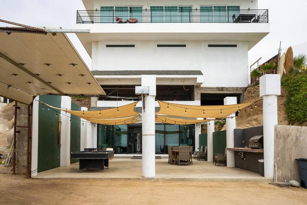 Triton'S Playhouse Beachfront Primo Tapia Екстер'єр фото