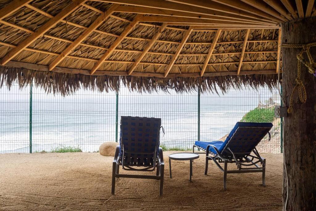 Triton'S Playhouse Beachfront Primo Tapia Екстер'єр фото