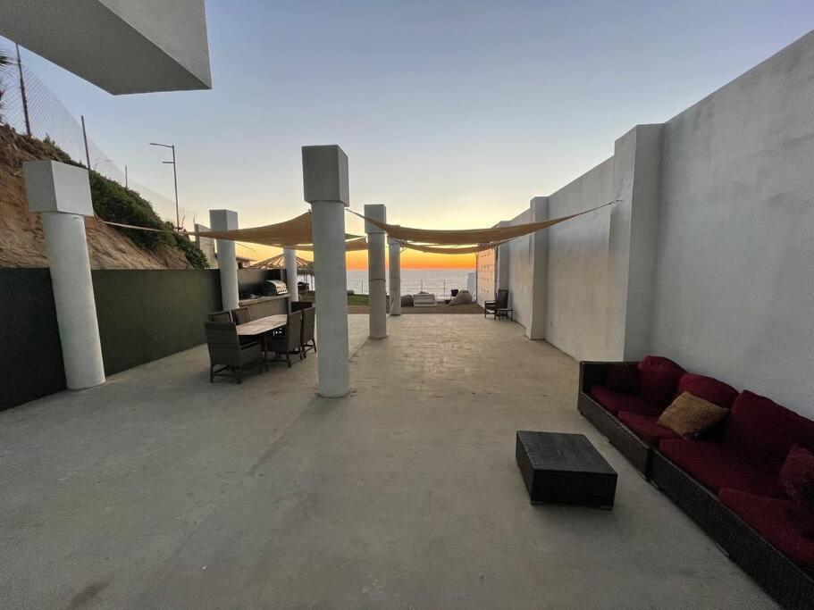 Triton'S Playhouse Beachfront Primo Tapia Екстер'єр фото